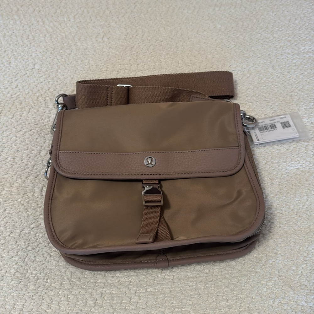 Lululemon Now and Always Crossbody Soft Sand NWT - Picture 5 of 5